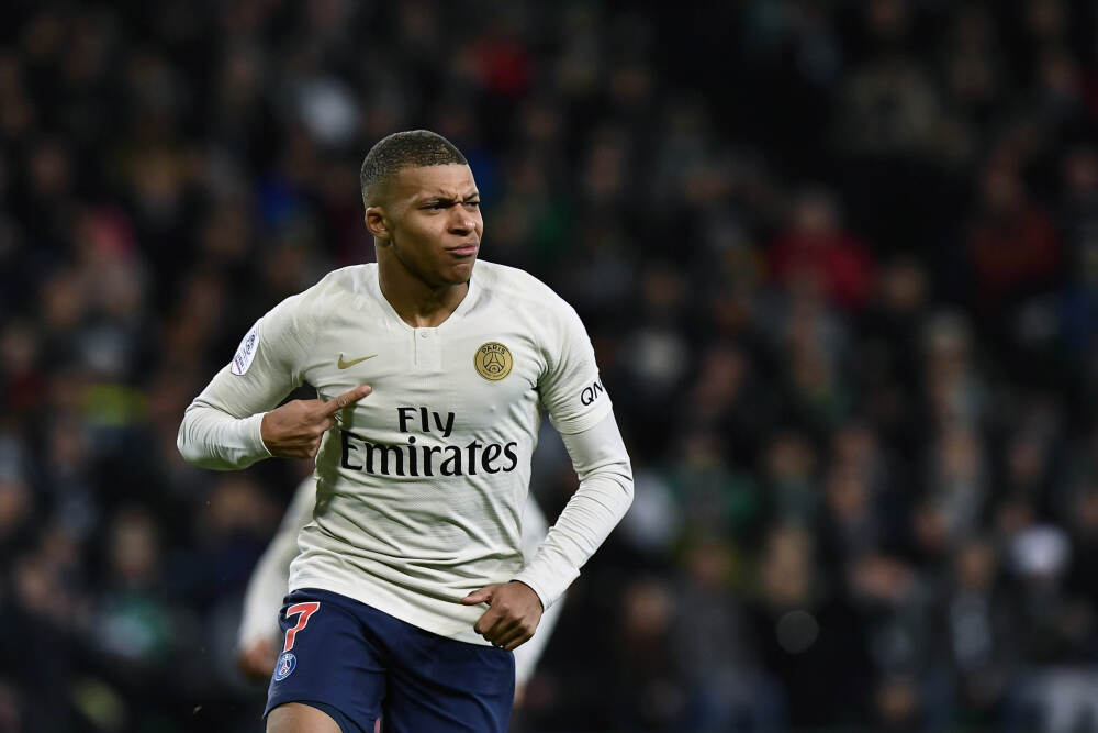 经纬早班车｜美股上演“过山车”，纳指跌近500点；Meta在西班牙被罚5.52亿美元